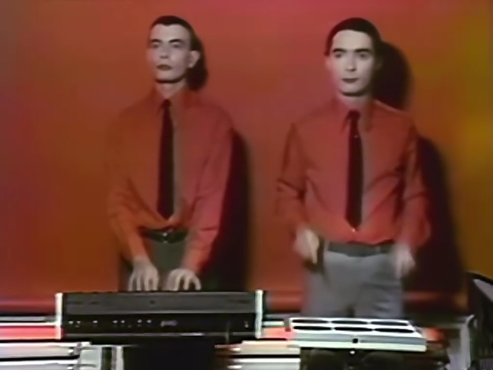 Kraftwerk 1978. Kraftwerk the Robots. Kraftwerk gif. Группа Ван МОО. Крафтверк робот